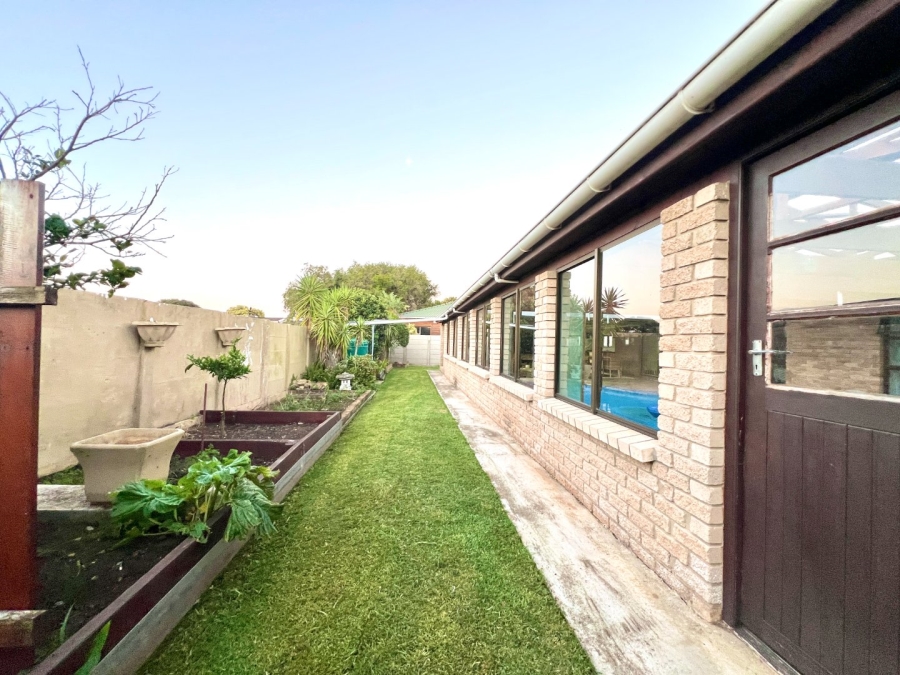 4 Bedroom Property for Sale in Walmer Downs Eastern Cape
